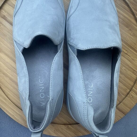 Vionic Penelope Slip-On Sneakers Wome's Size 7.5 Gray Nubuck Leather Comfort - Picture 8 of 9